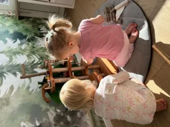 Abenteuer-Baumhaus mit Spielfiguren