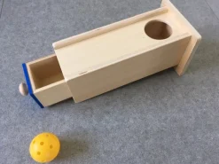 Holzkasten mit Schublade