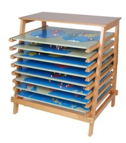 8 Holzpuzzlekarten mit Regal