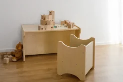 Kindersitzgruppe mit 4 kleinen Stühlen und einem Tisch - abwischbare Premiumqualität