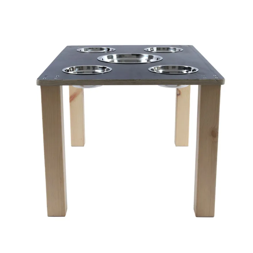 Matschtisch mit Spielschalen