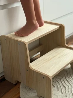 2-Stufen-Tritthocker für Kinder - Der Montessori Küchenhelfer