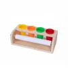 Tisch-Papierrollenspender mit Bechern und Papierrolle