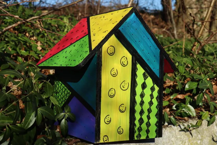 Vogelhaus - Nistkasten als Holzbausatz für Kinder